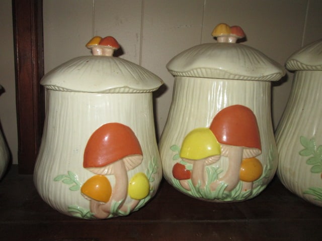 Retro Handcrafted Arnel's Ceramic Mold 5 Piece Mushroom Cannister Set - 4