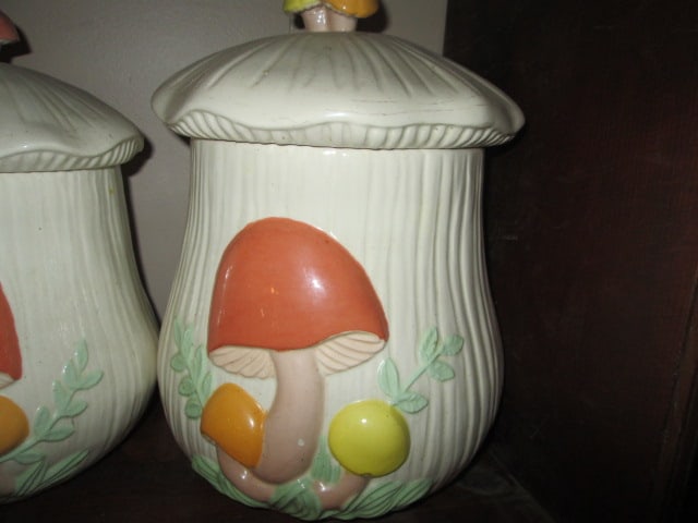 Retro Handcrafted Arnel's Ceramic Mold 5 Piece Mushroom Cannister Set - 6