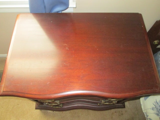 Bassett Mahogany 3 Drawer Serpentine Front Nightstand - 2