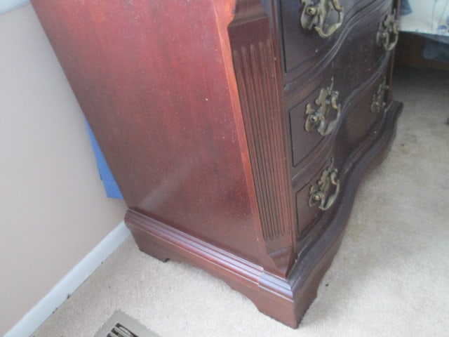 Bassett Mahogany 3 Drawer Serpentine Front Nightstand - 4