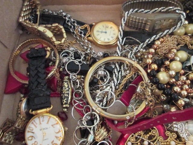 Large Grouping of Accent Fashion Jewelry Necklaces, Bracelets, Earrings, Men's & Ladies Watches, ... - 5