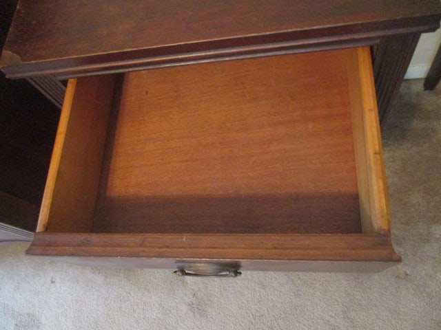 Vintage Dixie Mahogany Tiered Nightstand with Drawer - 4