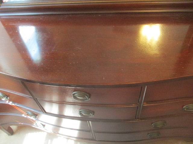 Vintage Dixie Mahogany Serpentine Front Double Dresser with Mirror - 5