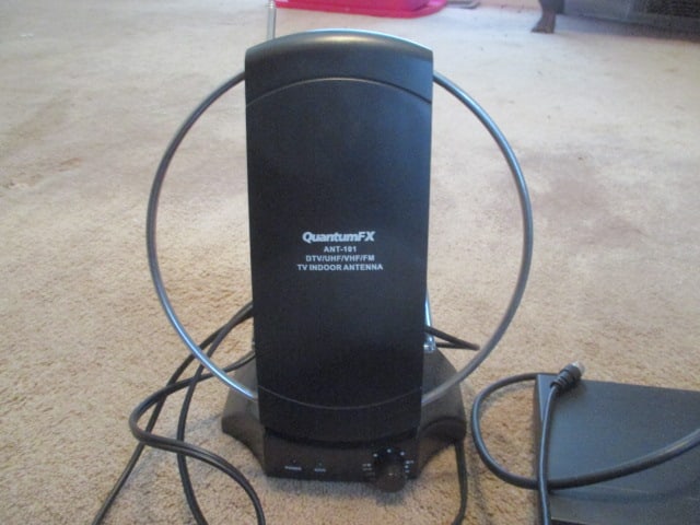 Grouping of Digital Antennas and Magnavox Analog to Digital Converter Box - 4