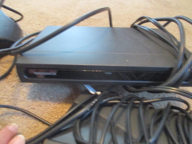 Grouping of Digital Antennas and Magnavox Analog to Digital Converter Box - 5