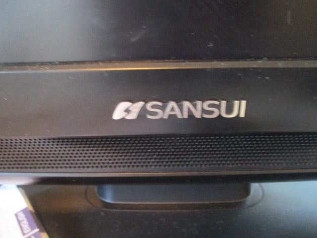 Sansui 19" LCD TV with Remote - 2