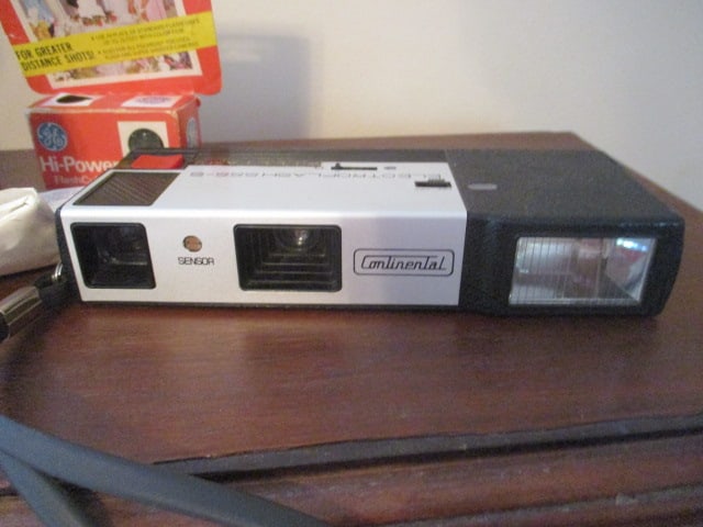 Canon Snappy EL 35mm Camera, Continental Electroflash 555-S Camera and - 2