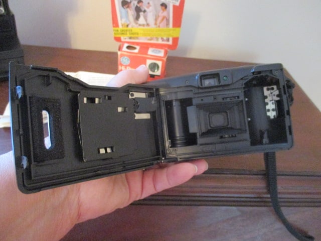 Canon Snappy EL 35mm Camera, Continental Electroflash 555-S Camera and - 7