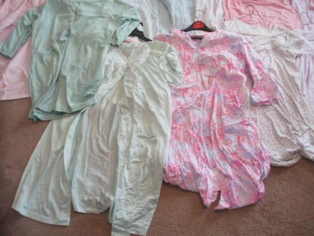 Grouping of Miss Elaine, Ashley Taylor, Kim Rogers Ladies Night Gowns, Robes and Slippers - 5