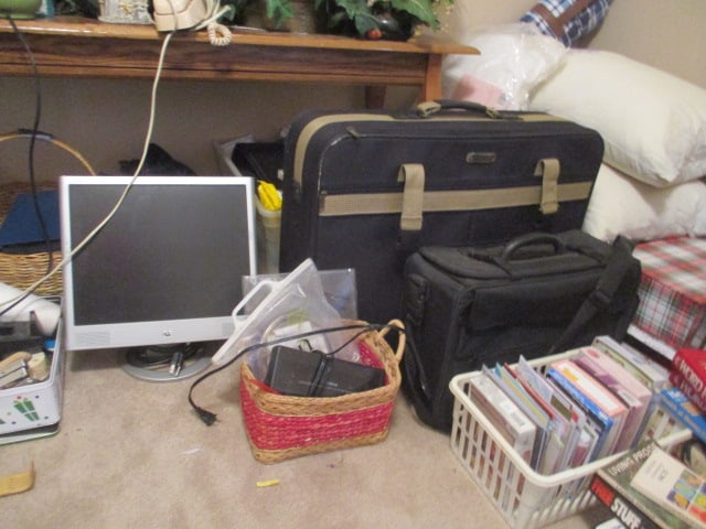 Room Contents-Office Chair, Console Table, Comforter Sets, Hampers, Hanging Rack, - 7
