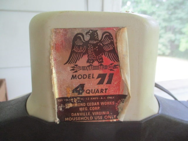 Old Richmond Cedar Works Model 71 4 Quart Electric Ice Creamer Maker - 2