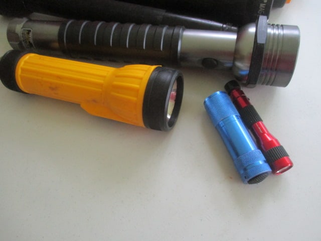 Battery Daddy Battery Storage Case with Batteries, Emergency Hand Crank Power Flashlights - 3