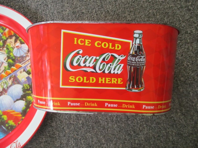 1982 Knoxville, Tn. World Fair Coca-Cola Commemorative Tray and Souvenir Book - 2