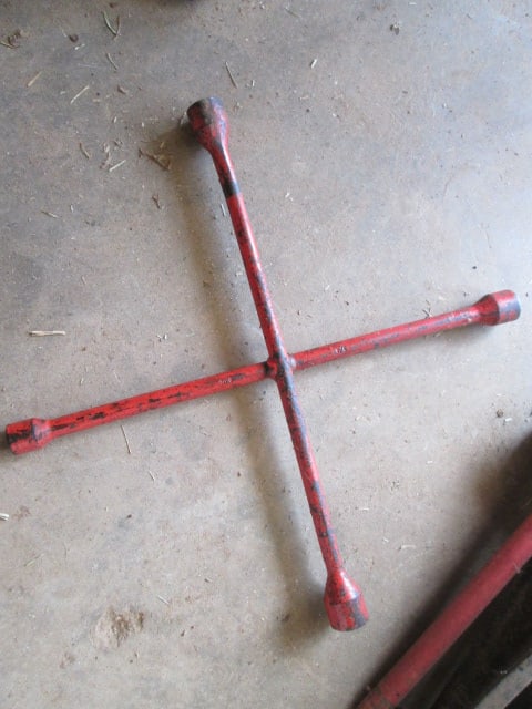 Goodwrench 2 Ton Trolley Jack with 4 Way Lug Wrench - 4