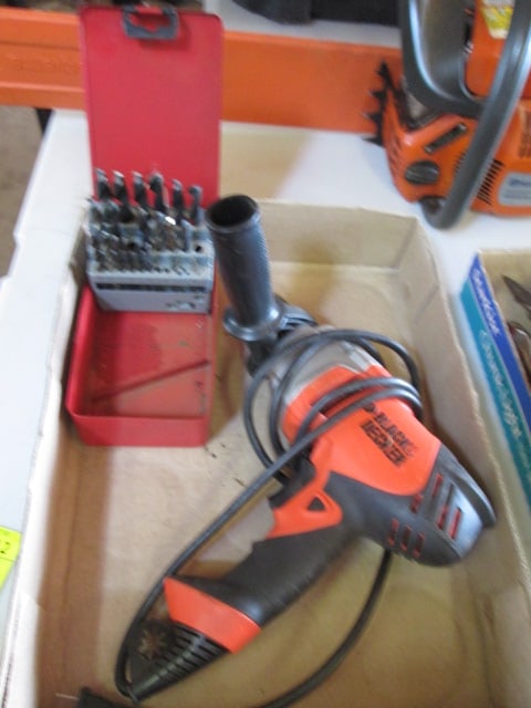 Black & Decker Electric DR501 Drill and Drill Master Drill Bits (1 of 5)