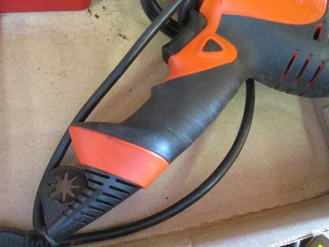 Black & Decker Electric DR501 Drill and Drill Master Drill Bits - 4