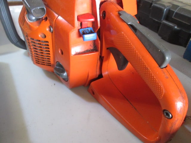 Husqvarna 455 Rancher 18" Bar Gas Chain Saw with Blade Guard - 4