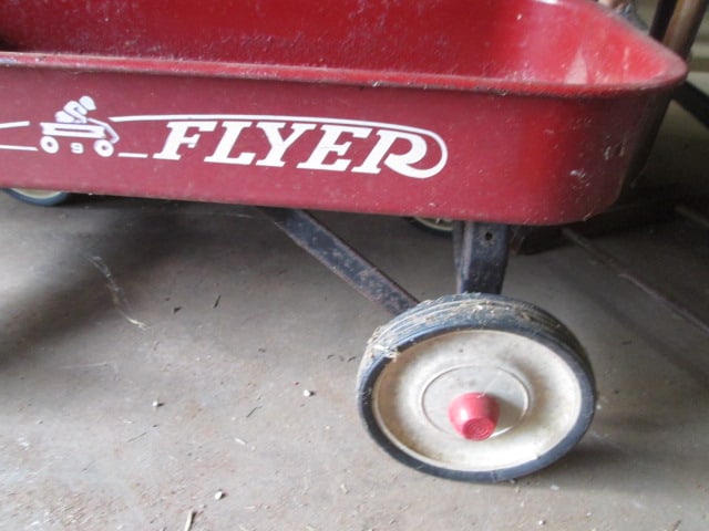 Radio Flyer Wagon - 2