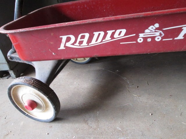 Radio Flyer Wagon - 3