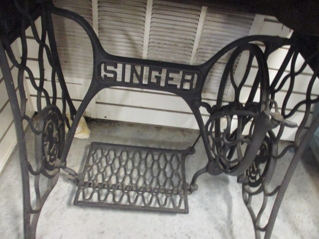 Singer Antique Pedal Sewing Machine - 5