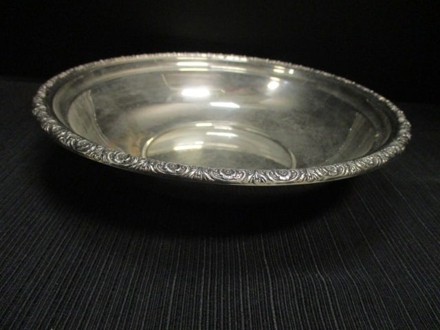 Sterling Silver Serving Bowl w/Decorative Rim (9.36 OZT): .