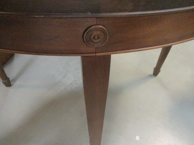 Drexel Round Dining Table w/Table cover - 2