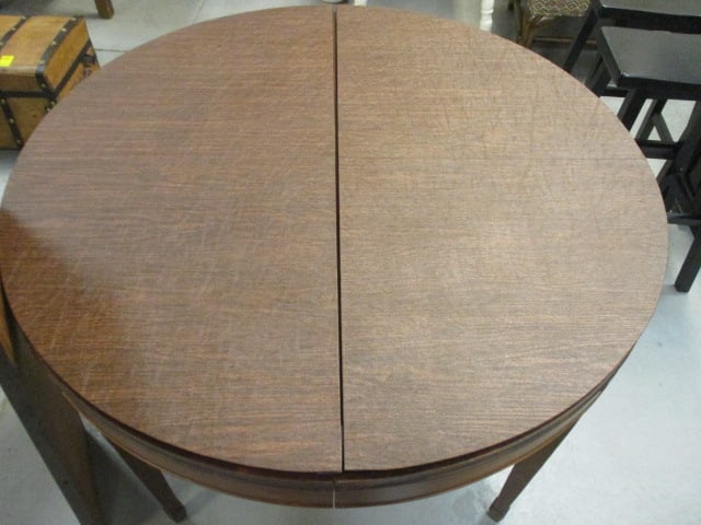 Drexel Round Dining Table w/Table cover - 4