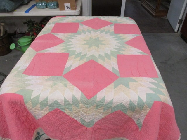 Handmade Lone Star Vtg. Quilt: 62 x 76 (some stains)