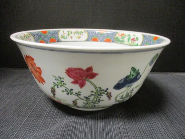 Handpainted Decorative Asian Theme Ceramic Bowl: 10" Diam x 4 1/2" Deep