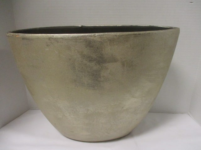 Oval Planter/Vase w/Weathered Finish: 17 x 7 x 13