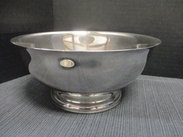 Silverplate Bowls, & 4 Silverplate Serving Spoons/Forks - 6