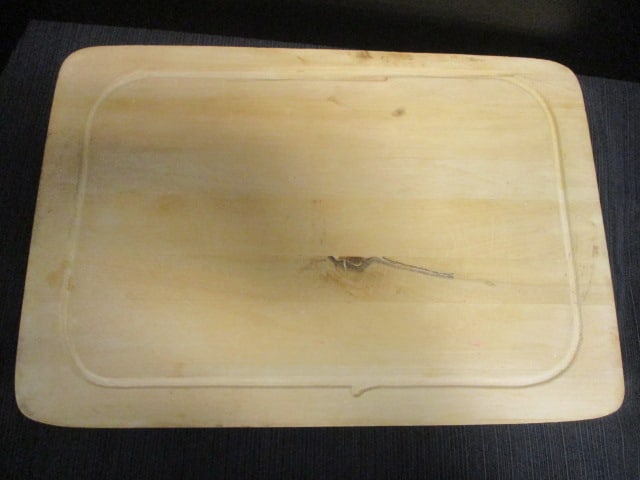 Wood Cutting Board with a perimeter juice Groove - 2