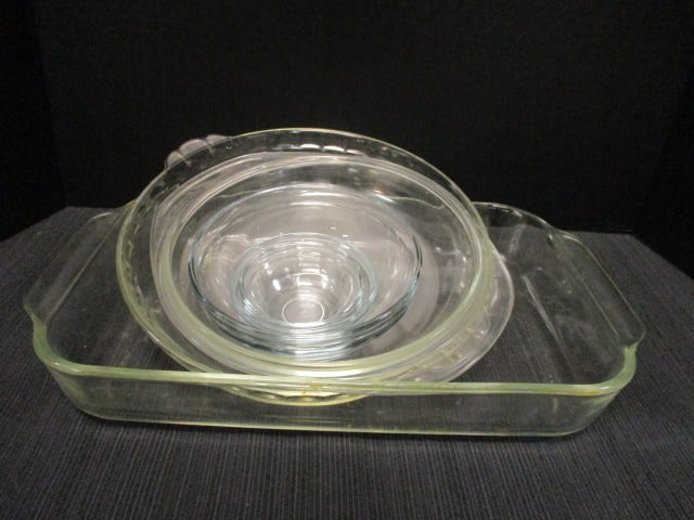 Pyrex Casserole, Pie Plate, Casserole Lid, 3 Anchor Hocking Bowls: .