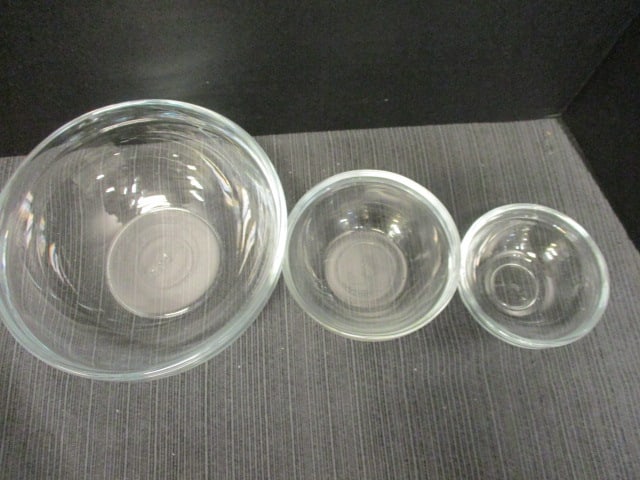 Pyrex Casserole, Pie Plate, Casserole Lid, 3 Anchor Hocking Bowls - 3
