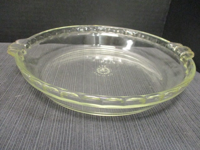 Pyrex Casserole, Pie Plate, Casserole Lid, 3 Anchor Hocking Bowls - 6