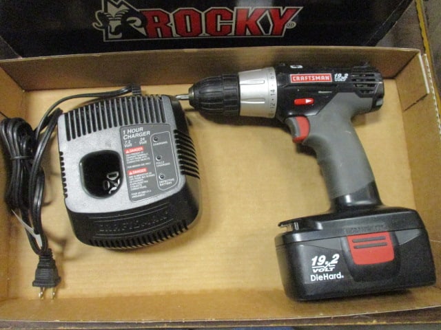 Craftsman Diehard 19.2 Volt Drill w/battery & Charger (1 of 7)