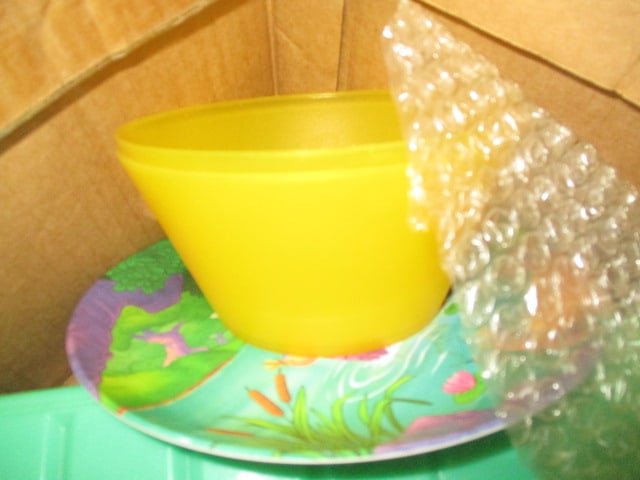 Plastic Dishes & Canning Jars Grouping - 5
