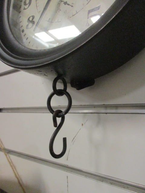 Hanging Quartz Wall Clock - 3