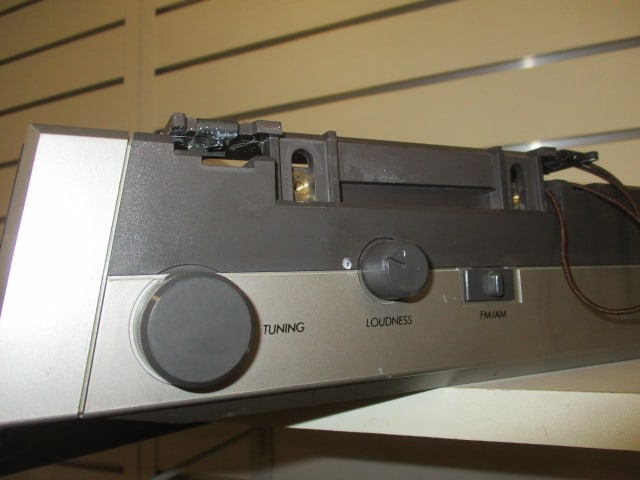 GE Under Cabinet Am/FM/Cassette Player - 5