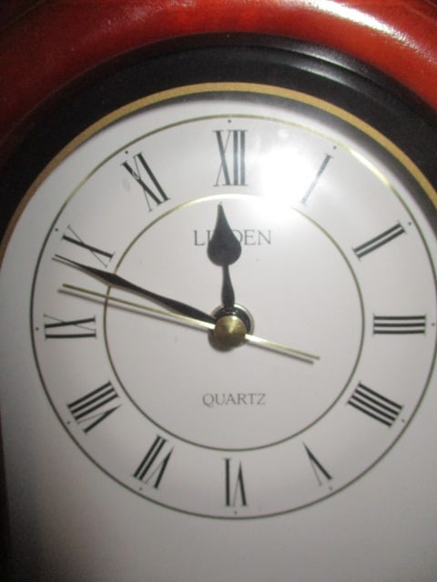 Linden Quartz Mantle Clock - 2