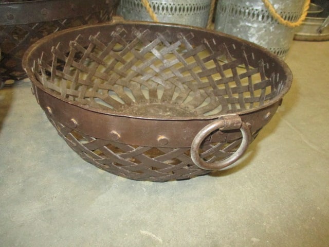 Vtg. Nesting Rustic Metal Woven Lattice Baskets,fruit bowls - 3