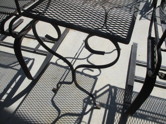 Wrought Iron (Lot of 2) Bouncy Chairs & 1 Table - 2
