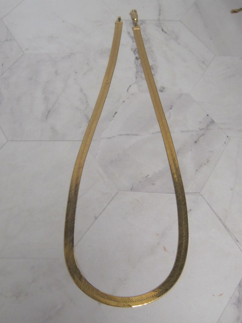 18" 10k Gold Herringbone Chain: Weighs 10.5 grams
