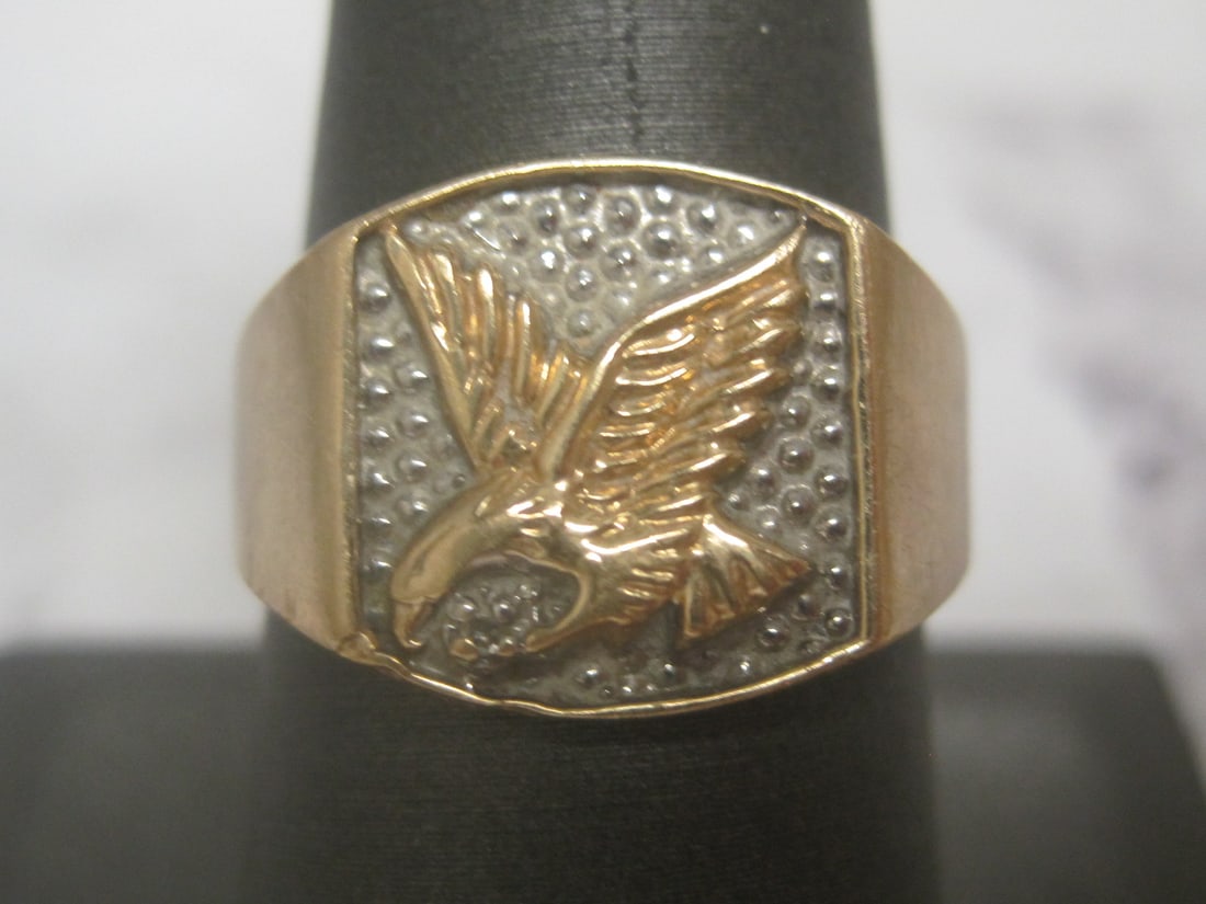 10k Gold Eagle Ring with Diamond: Weighs 4.1 grams, Size 9