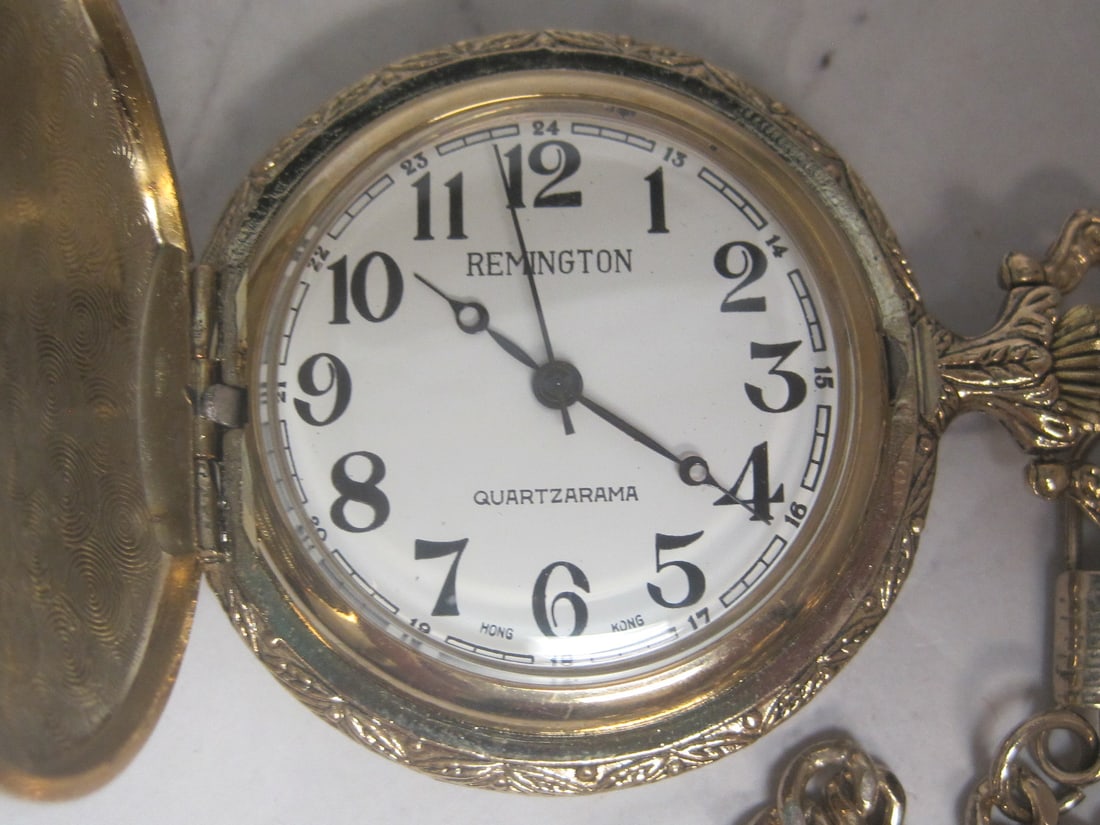 Remington Quartzarama Pocketwatch in Hunting Case & Watch Chain - 2