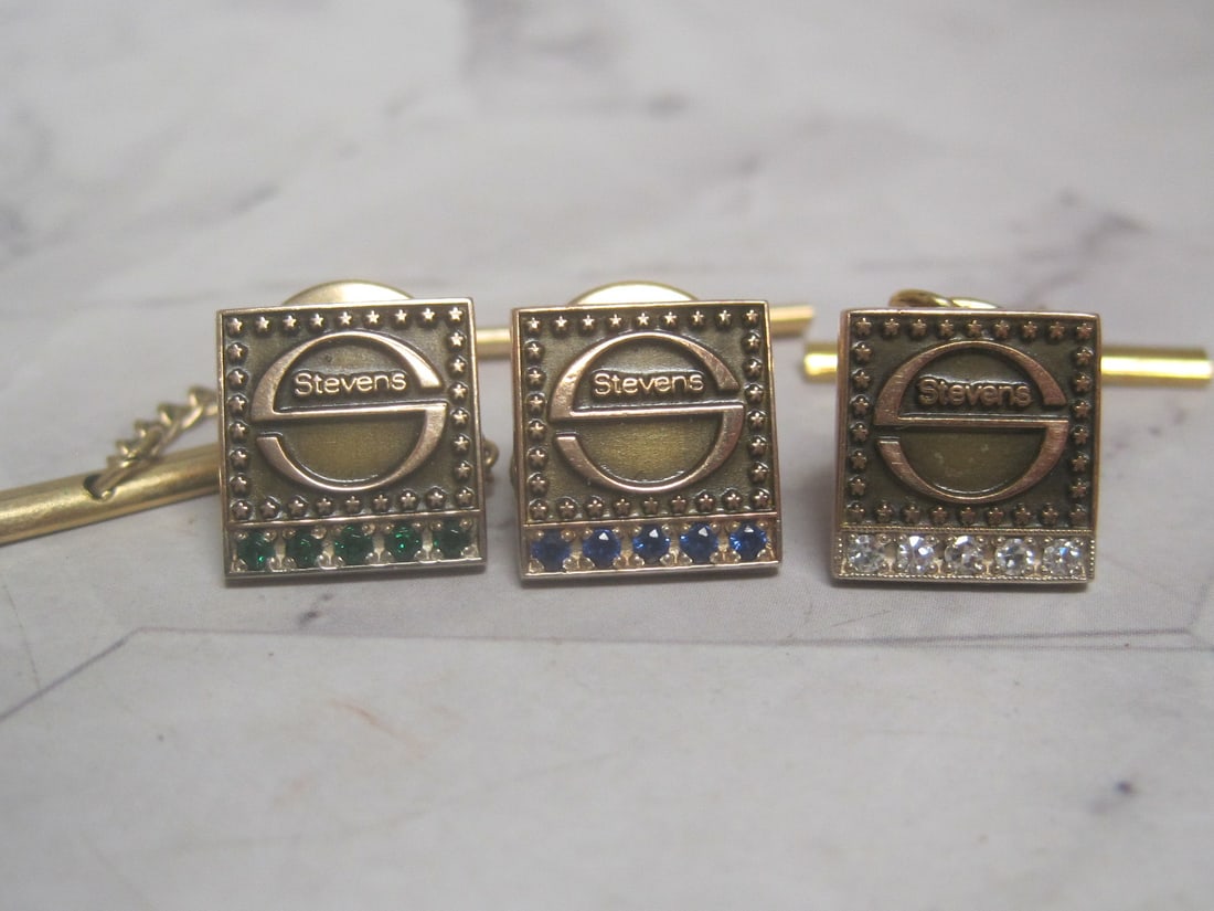 Lot of 3 10k Gold Stevens Lapel Pins with Stones: Weighs 5.8 grams, Not including backs