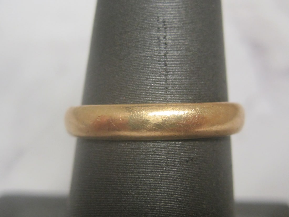 14k Gold Band Ring (1 of 3)