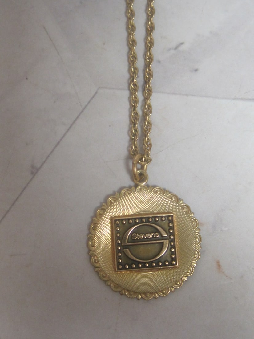 1/20 12k Gold-Filled Stevens Pendant on 1/20 12k Gold-Filled 18" Rope Chain: Weighs 6.9 grams