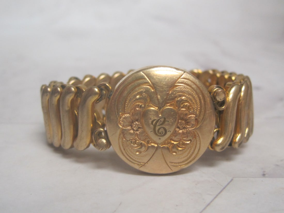 Antique Victoria Sweetheart Expansion Bracelet: Engraved with a "C"