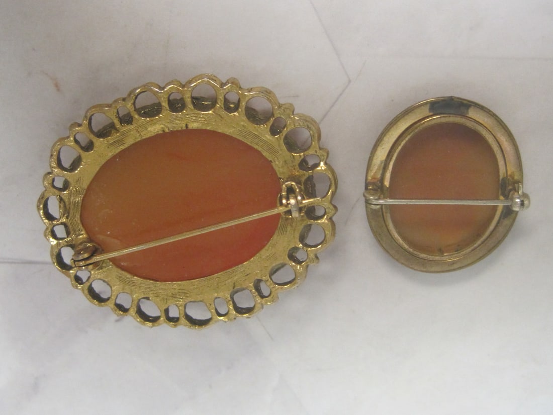 2 Vintage Cameo Brooches - 4
